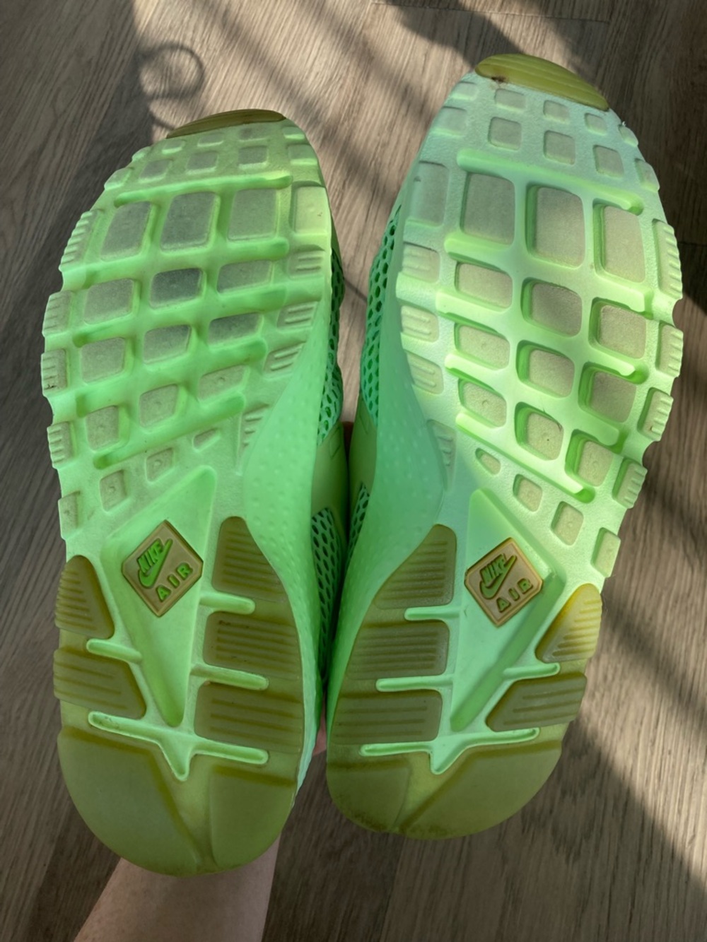 Y2K Nike Air Huarache Run neon green sneakers women’s 7 - Picture 6 of 9